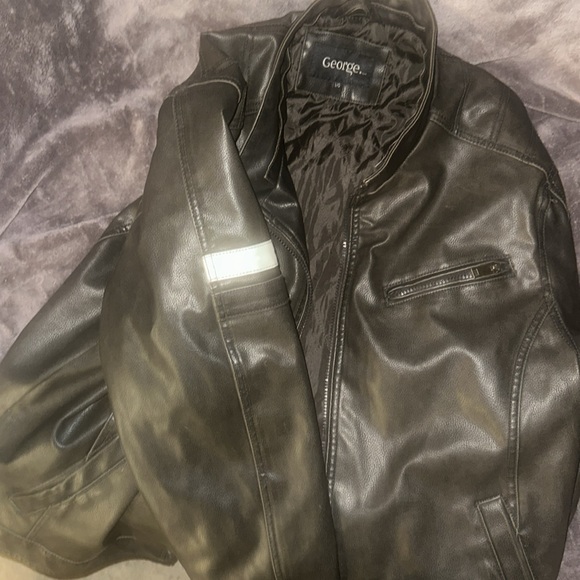 Leather jacket - Picture 2 of 2